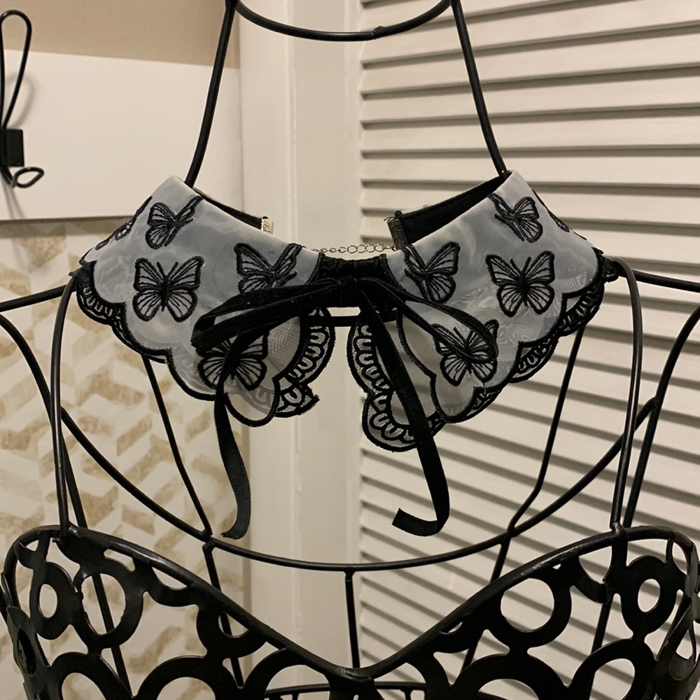 Women’s embroidered lace butterfly collar
